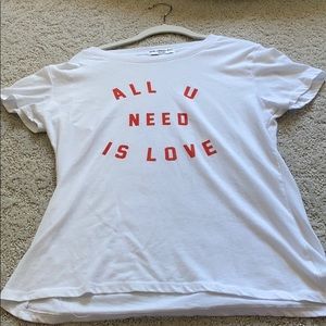 “All U need is love” t shirt